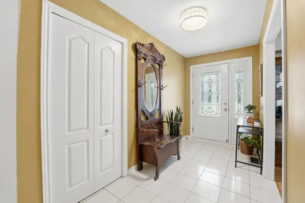 62 Bearbrook RD, Blackburn Hamlet, ON K1B 3E2