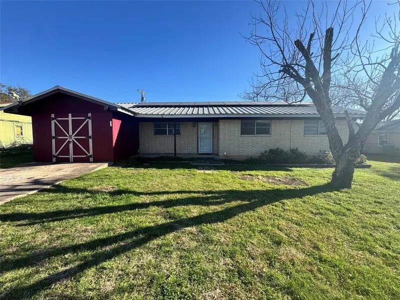 6909 Forbess Drive, Brownwood, TX 76801