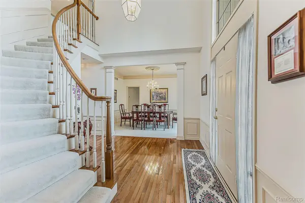 464 Waterview CT, Canton Charter Township, MI 48188