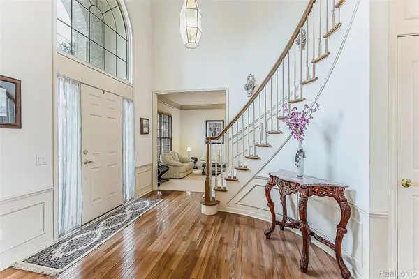 464 Waterview CT, Canton Charter Township, MI 48188