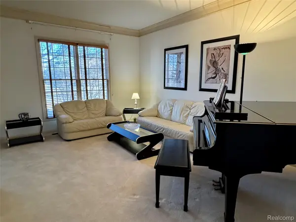 464 Waterview CT, Canton Charter Township, MI 48188