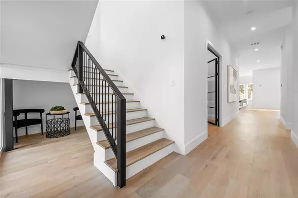 4426 Bonham Street, Dallas, TX 75229