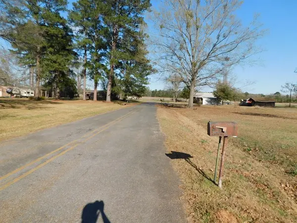 214 Springhill Airport Loop, Springhill, LA 71075