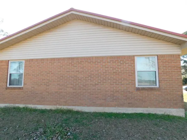 214 Springhill Airport Loop, Springhill, LA 71075