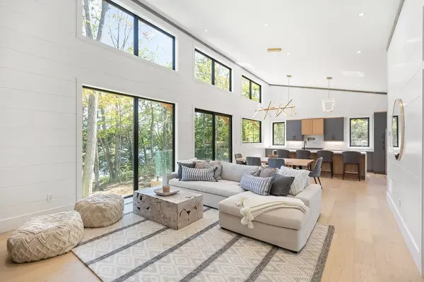 60 Hawkins Point RD, Georgian Bay, ON P0C 1H0