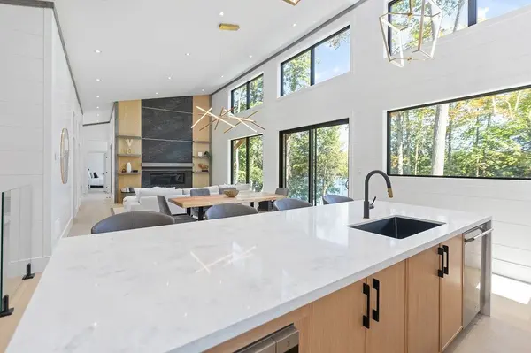 60 Hawkins Point RD, Georgian Bay, ON P0C 1H0