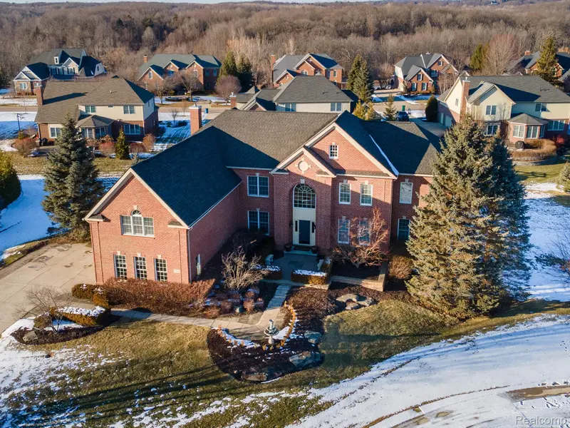 3763 Red Maple CT, Oakland Charter Township, MI 48363