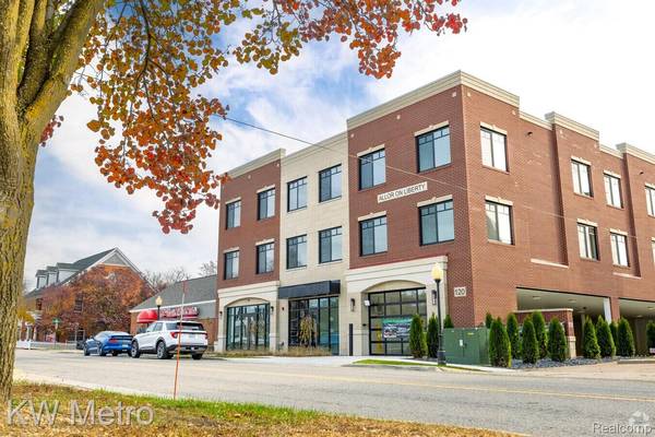120 E Liberty ST #203, Milford Village, MI 48381