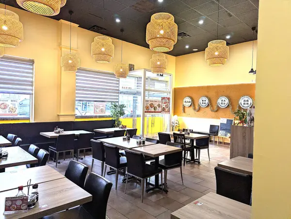 129 Pedersen DR #4-5, Aurora, ON L4G 6V5