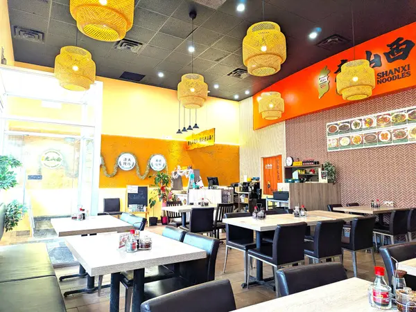 129 Pedersen DR #4-5, Aurora, ON L4G 6V5