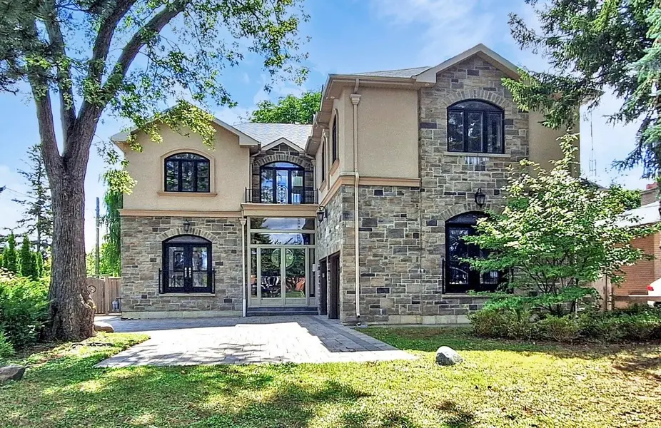 11 Abercorn RD, Markham, ON L3P 1V5