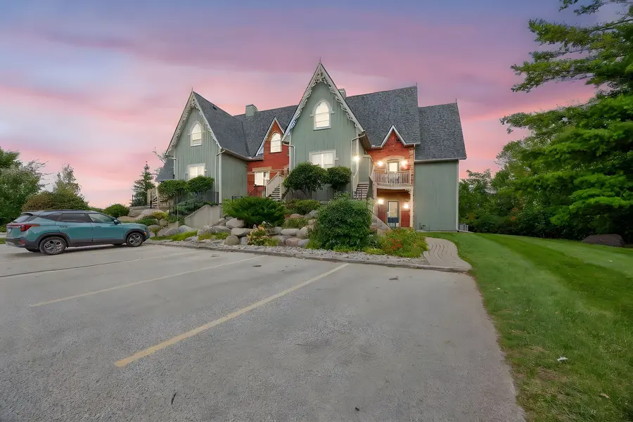 170 Snowbridge WAY #121, Blue Mountains, ON L9Y 0V1