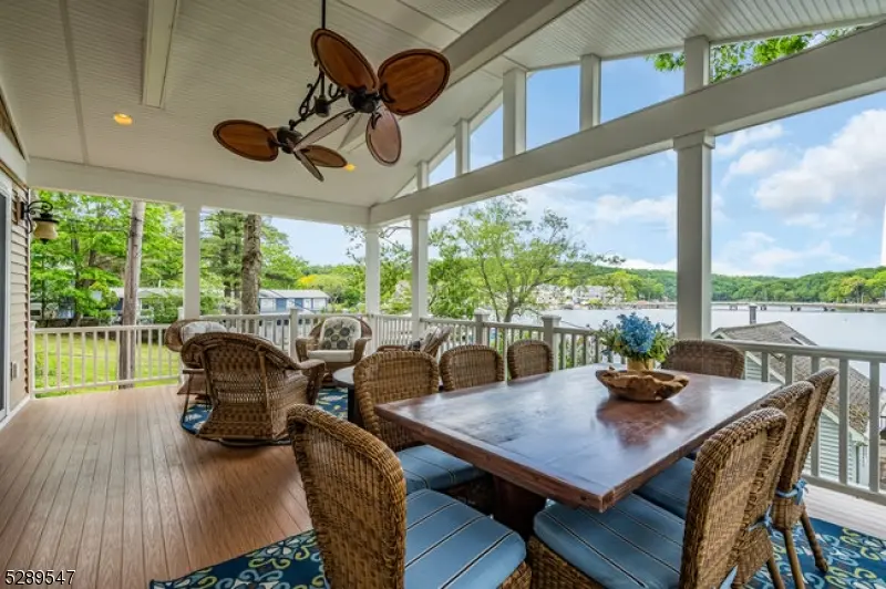 423A Lakeside Blvd, Hopatcong Boro, NJ 07843