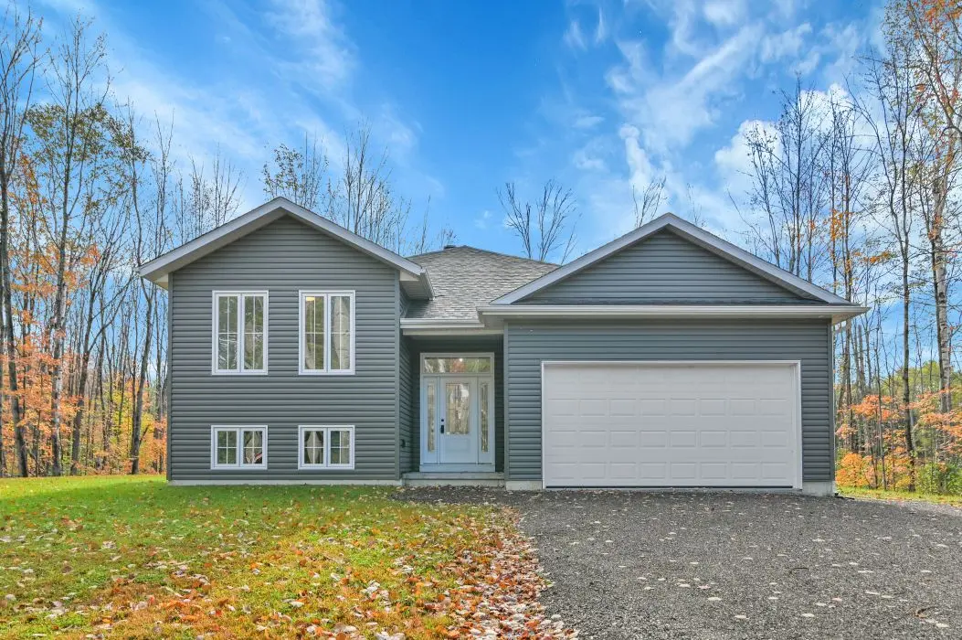 116 Storyland RD, Horton, ON K7V 3Z8