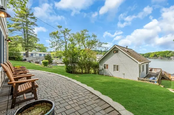 423A Lakeside Blvd, Hopatcong Boro, NJ 07843