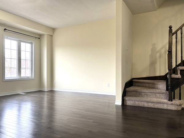 120 Ferris SQ, Clarington, ON L1E 0J2