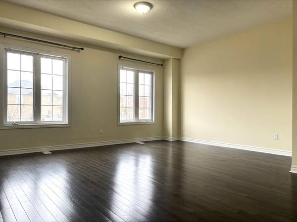 120 Ferris SQ, Clarington, ON L1E 0J2