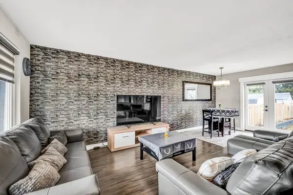 231 Rosedale DR, Whitby, ON L1N 1Z2