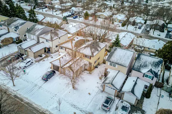 639 Down CRES, Oshawa, ON L1H 7X9