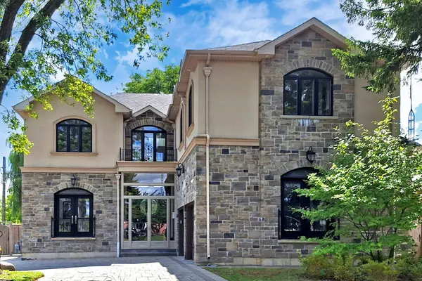 11 Abercorn RD, Markham, ON L3P 1V5