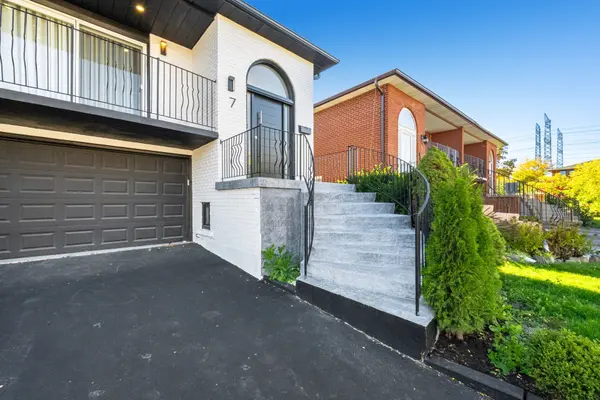 7 Boyne Highlands CT, Vaughan, ON L4K 1K4