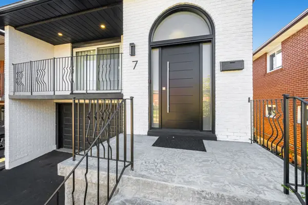 7 Boyne Highlands CT, Vaughan, ON L4K 1K4