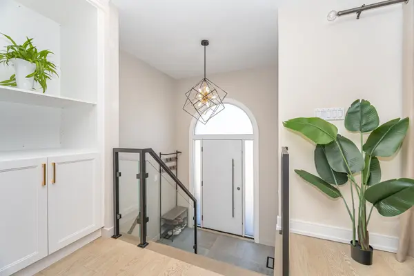 7 Boyne Highlands CT, Vaughan, ON L4K 1K4