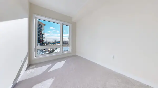 38 Dandara Gate, Vaughan, ON L4L 0M6