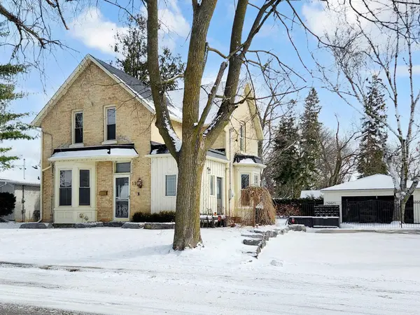 19 Spruce ST, Aurora, ON L4G 1R7