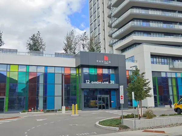 38 Gandhi LN #2211, Markham, ON L3T 0G9