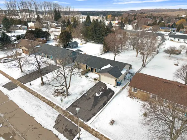 44 McClellan RD, Caledon, ON L7K 0C8