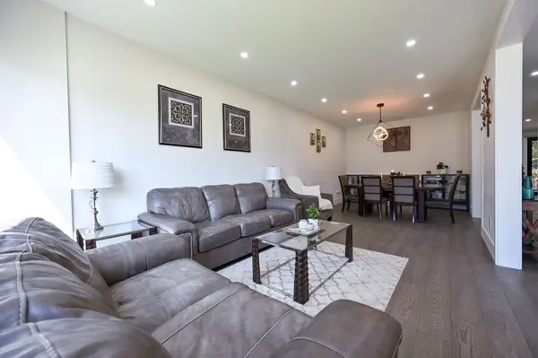1181 Ogden AVE, Mississauga, ON L5E 2G8