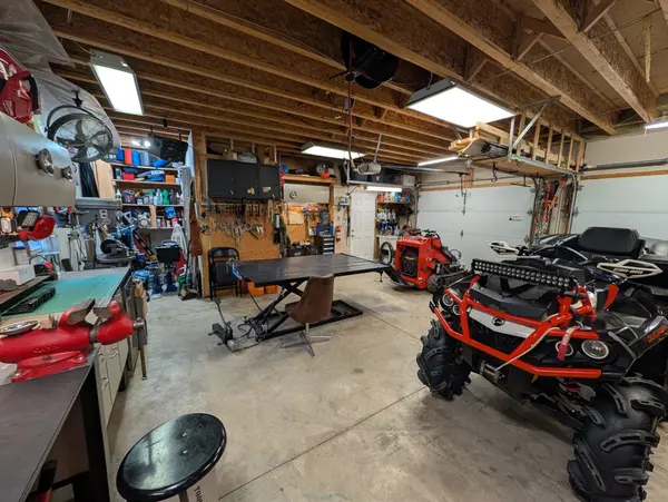 303 Canborough ST, West Lincoln, ON L0R 2A0