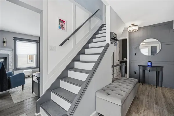 6 Nicholas ST, Prince Edward County, ON K0K 2T0