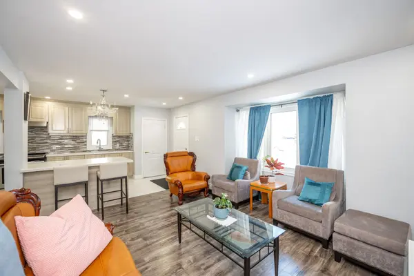 21 Eaton PL, Hamilton, ON L8H 1N8