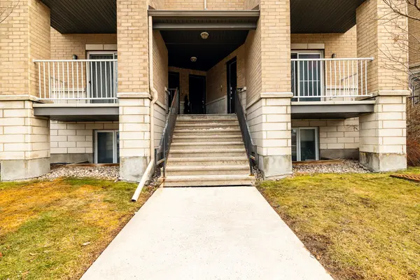 1210 MCWATTERS RD #6, Parkway Park - Queensway Terrace S And Area, ON K2C 3Y2