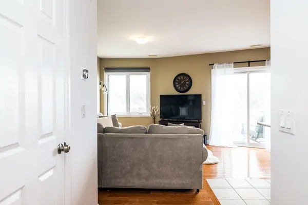 1210 MCWATTERS RD #6, Parkway Park - Queensway Terrace S And Area, ON K2C 3Y2