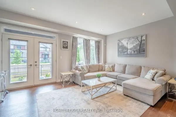 12 Shay LN, Hamilton, ON L9G 0G5