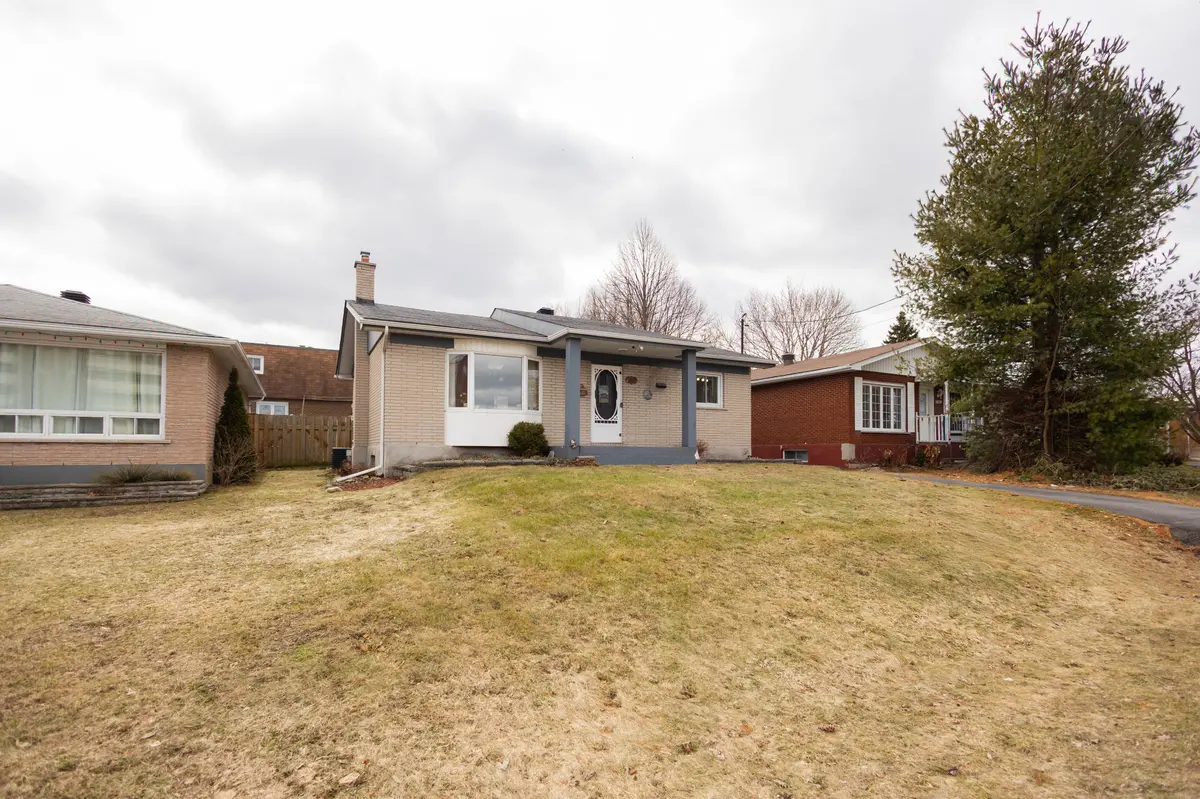 1443 1st ST E, Cornwall, ON K6H 1P7