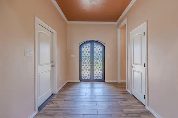 3024 Red Oak Drive, Granbury, TX 76048