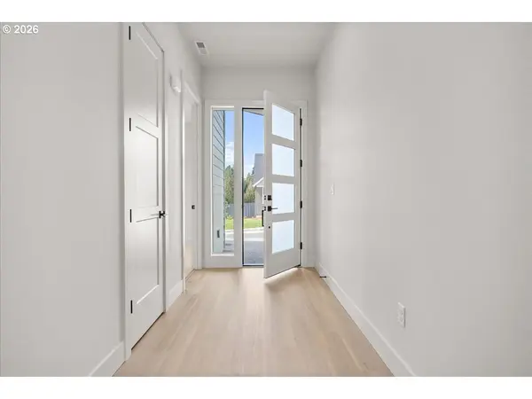 16705 NE 38TH AVE, Vancouver, WA 98686