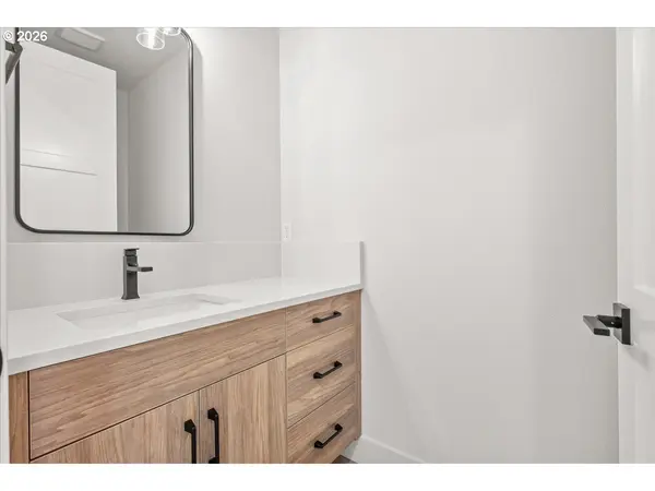 16705 NE 38TH AVE, Vancouver, WA 98686