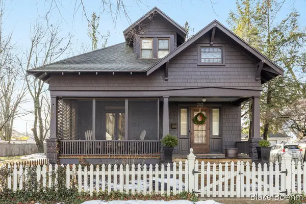 202 E 26th ST, Holland City, MI 49423