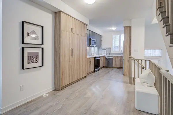 46 Hooyo TER, Toronto C04, ON M6A 0E2