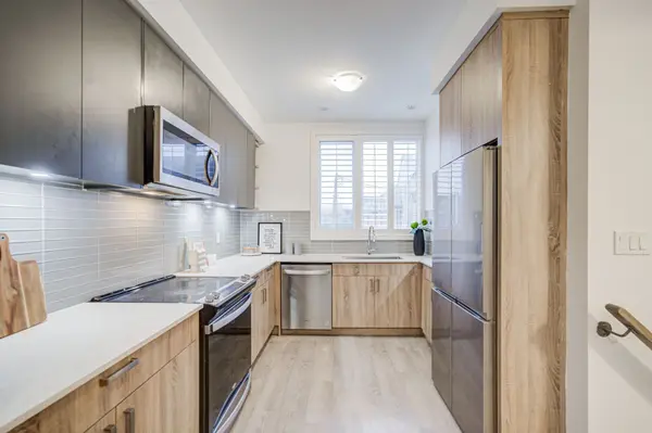 46 Hooyo TER, Toronto C04, ON M6A 0E2