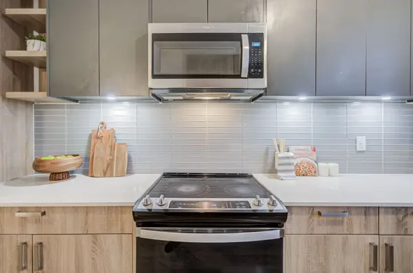 46 Hooyo TER, Toronto C04, ON M6A 0E2