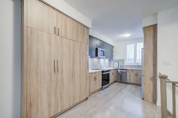 46 Hooyo TER, Toronto C04, ON M6A 0E2