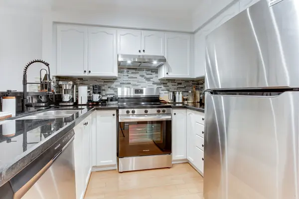 245 Pine Grove RD #110, Vaughan, ON L4L 2H7