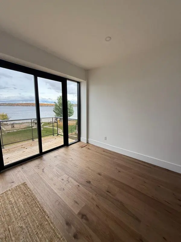 25 Sallows DR, Tay, ON L0K 2A0