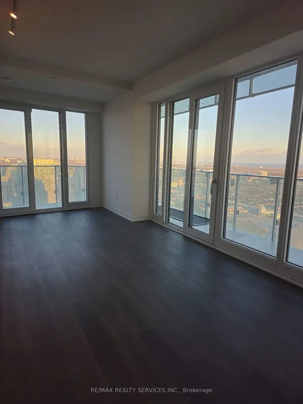 3900 Confederation Pkwy #3903, Mississauga, ON L5B 0M3